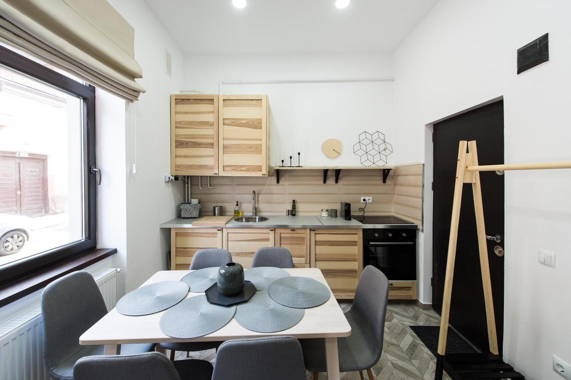 Charming Old Town Flat With Mountain View Διαμέρισμα Μπρασόβ Εξωτερικό φωτογραφία